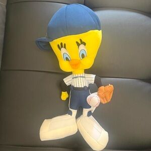 Vintage 1998 Looney Tunes Tweety Baseball Player Plush doll